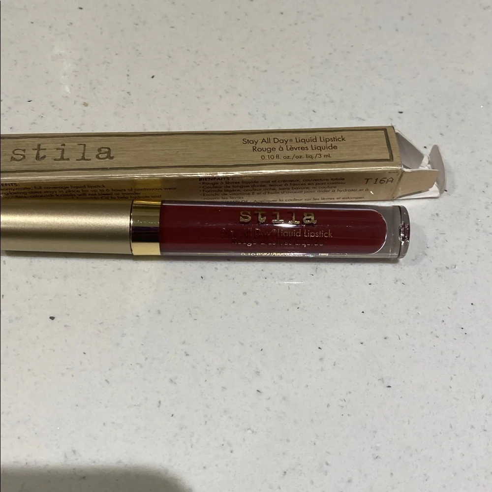 Stila Liquid Lipstick Ricco in Deep Burgundy - Picture 4 of 7
